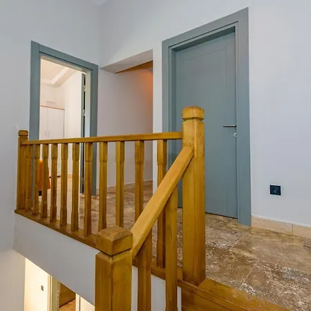 Willa Huema - 6 Bedroom In Kayakoey Oeluedeniz Fethiye