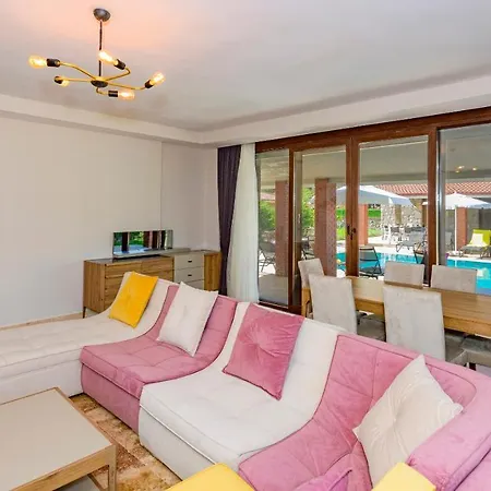 Huema - 6 Bedroom In Kayakoey Oeluedeniz Willa Fethiye